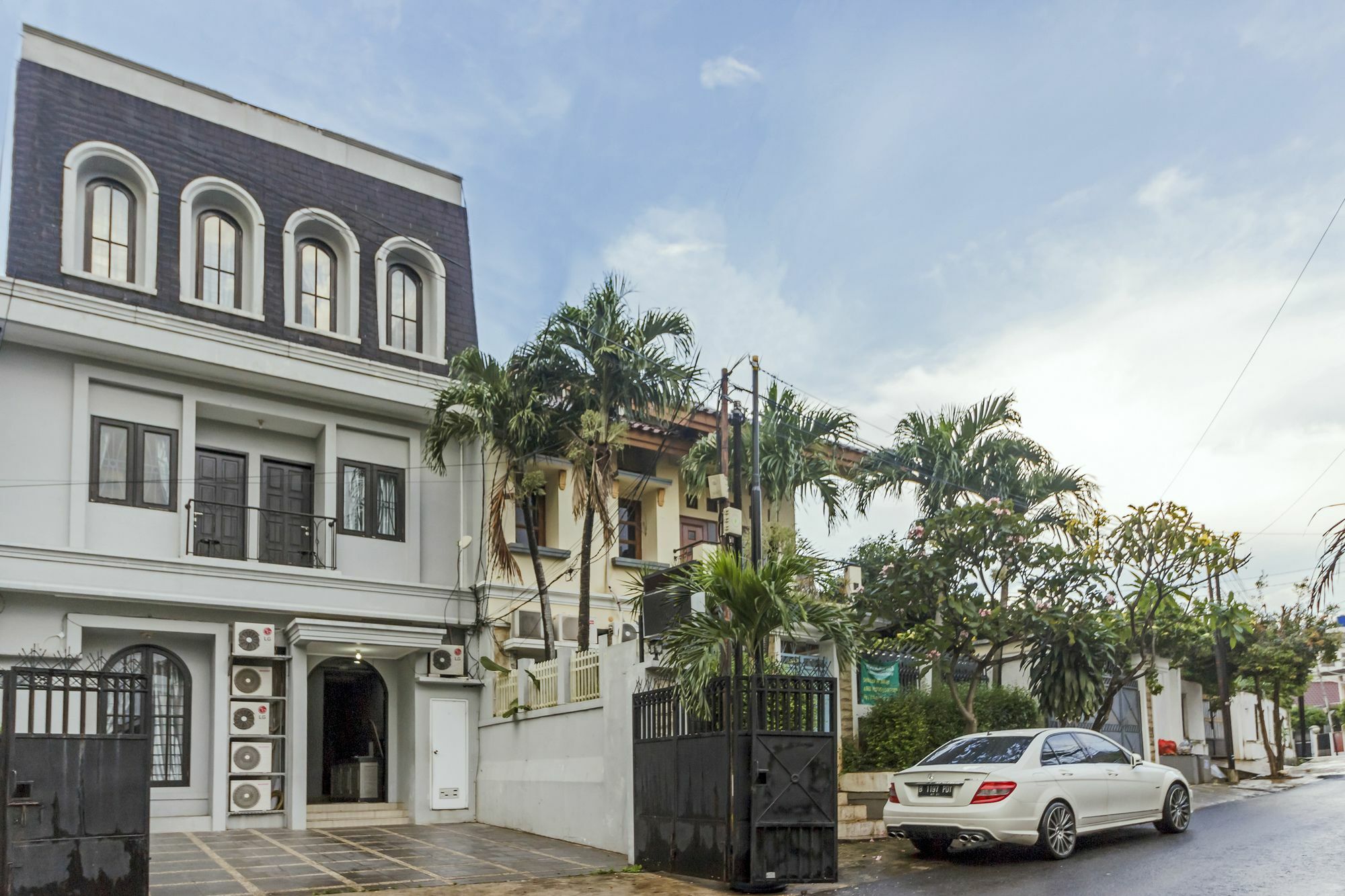 Oyo 105 La Maison D Ilona Jakarta Eksteriør billede
