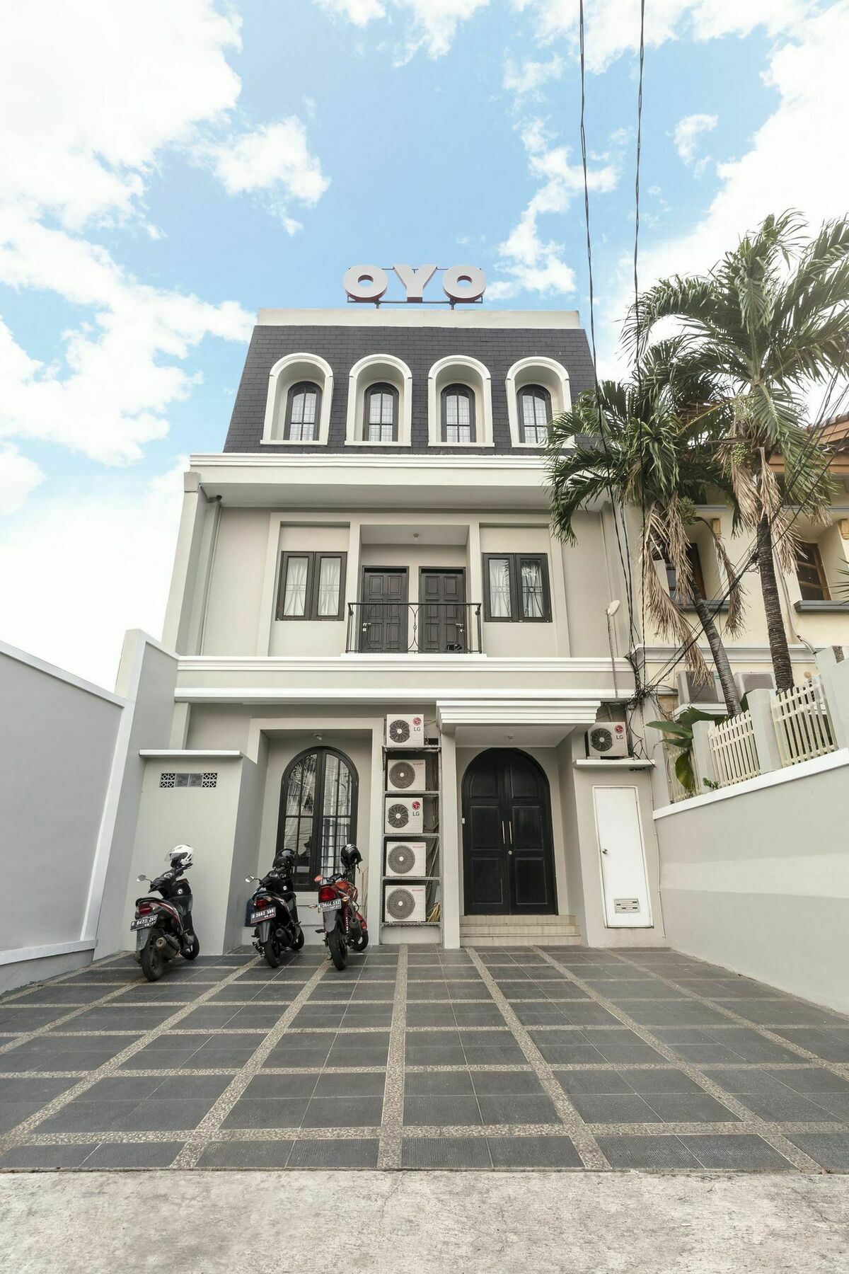 Oyo 105 La Maison D Ilona Jakarta Eksteriør billede