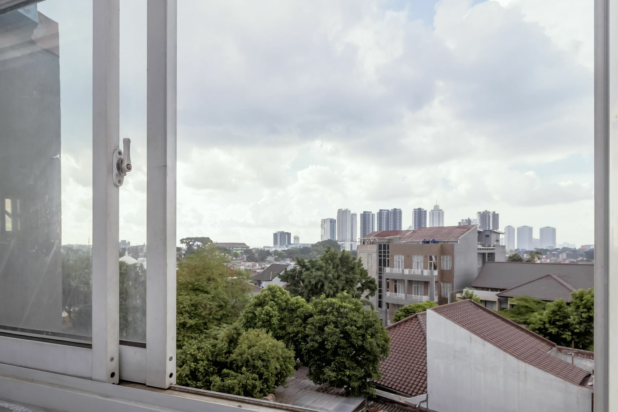 Oyo 105 La Maison D Ilona Jakarta Eksteriør billede